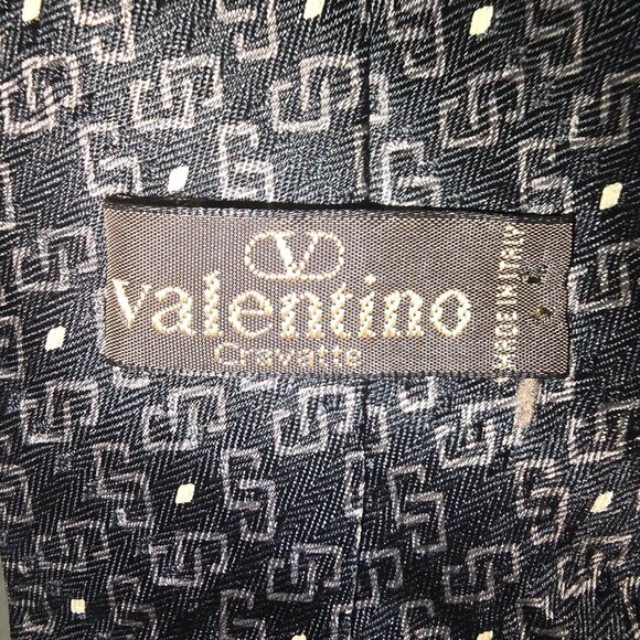 VALENTINO 100% SILK TIE MENS BLACK WITH LINK DESIGN IN TAN EXCELLENT QUALITY - Picture 6 of 6